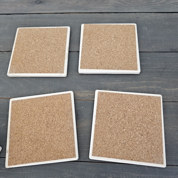 Set of 4 Daphne Brissonnet stone coasters - Picture 3 of 4